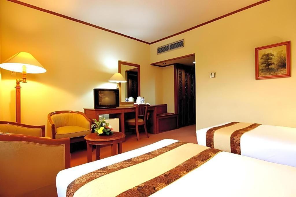 Kartika Chandra Hotel Jakarta Eksteriør bilde