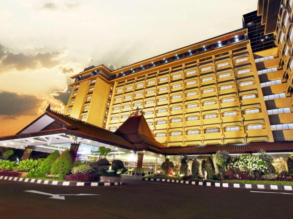 Kartika Chandra Hotel Jakarta Eksteriør bilde