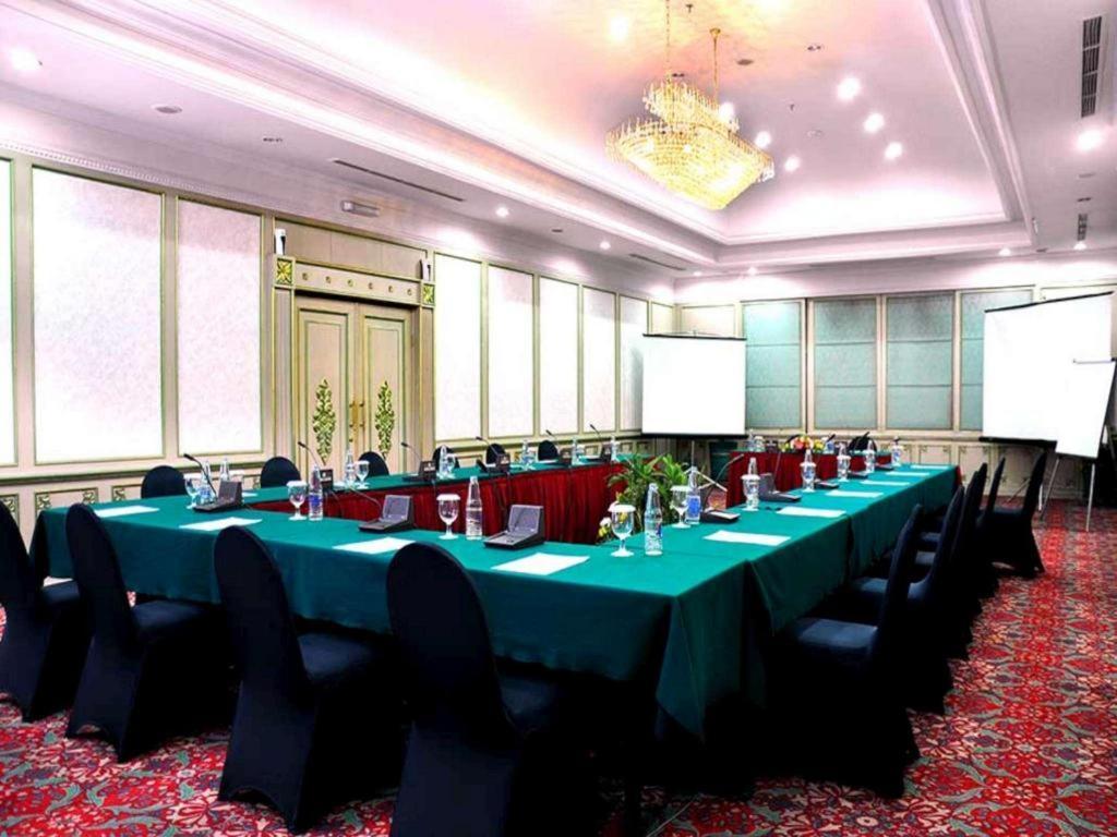 Kartika Chandra Hotel Jakarta Eksteriør bilde