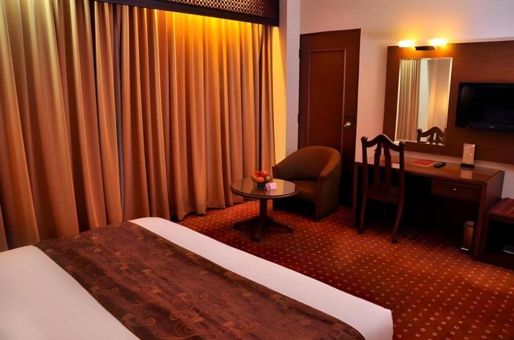 Kartika Chandra Hotel Jakarta Eksteriør bilde